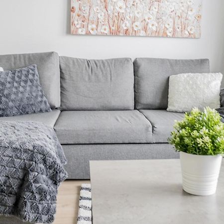 Sleepwell Apartments Niittykumpu 12 - Metro, 15 Min From Helsinki City Еспоо Екстериор снимка