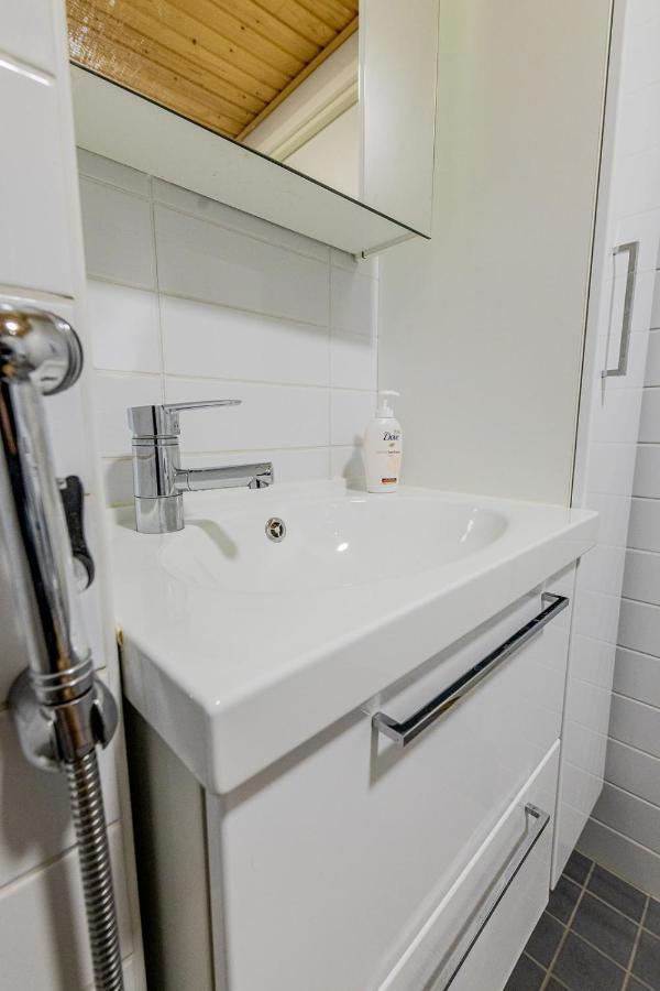 Sleepwell Apartments Niittykumpu 12 - Metro, 15 Min From Helsinki City Еспоо Екстериор снимка
